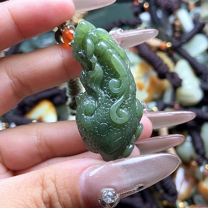 和田玉颈饰未镶嵌