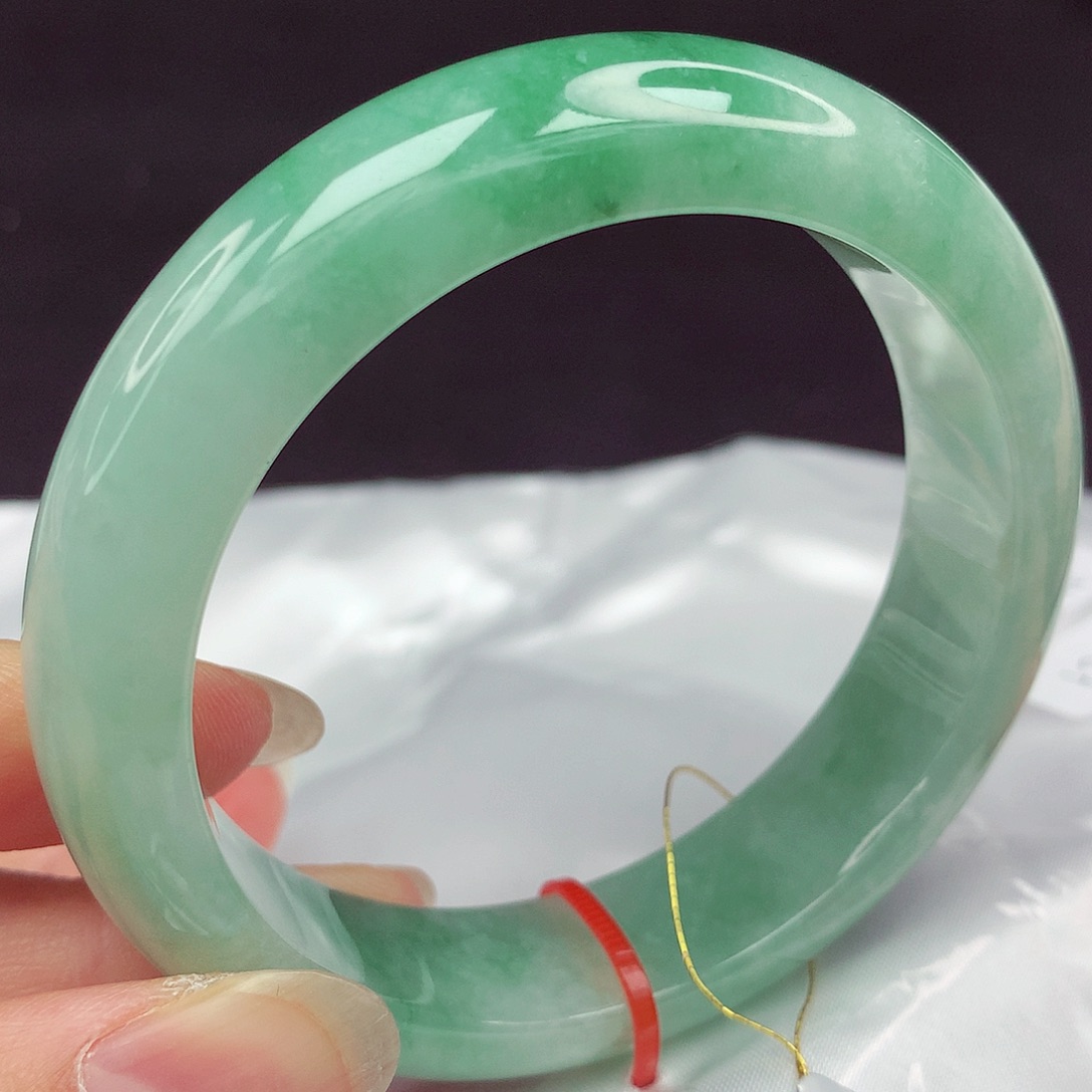 宁***宁翡翠手镯未镶嵌57圈636