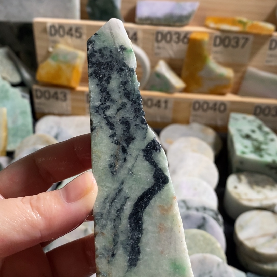 颈饰未镶嵌翡翠天然翡翠