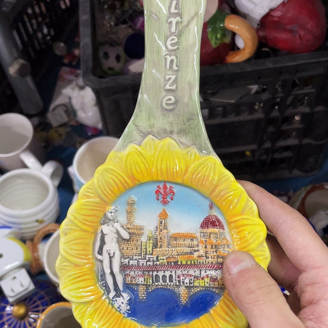 摆件  磕碰。封釉。