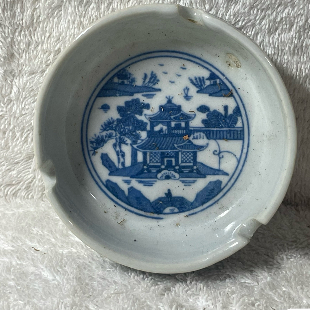 青花手绘山水烟灰缸陶瓷烟灰缸青花瓷陶瓷