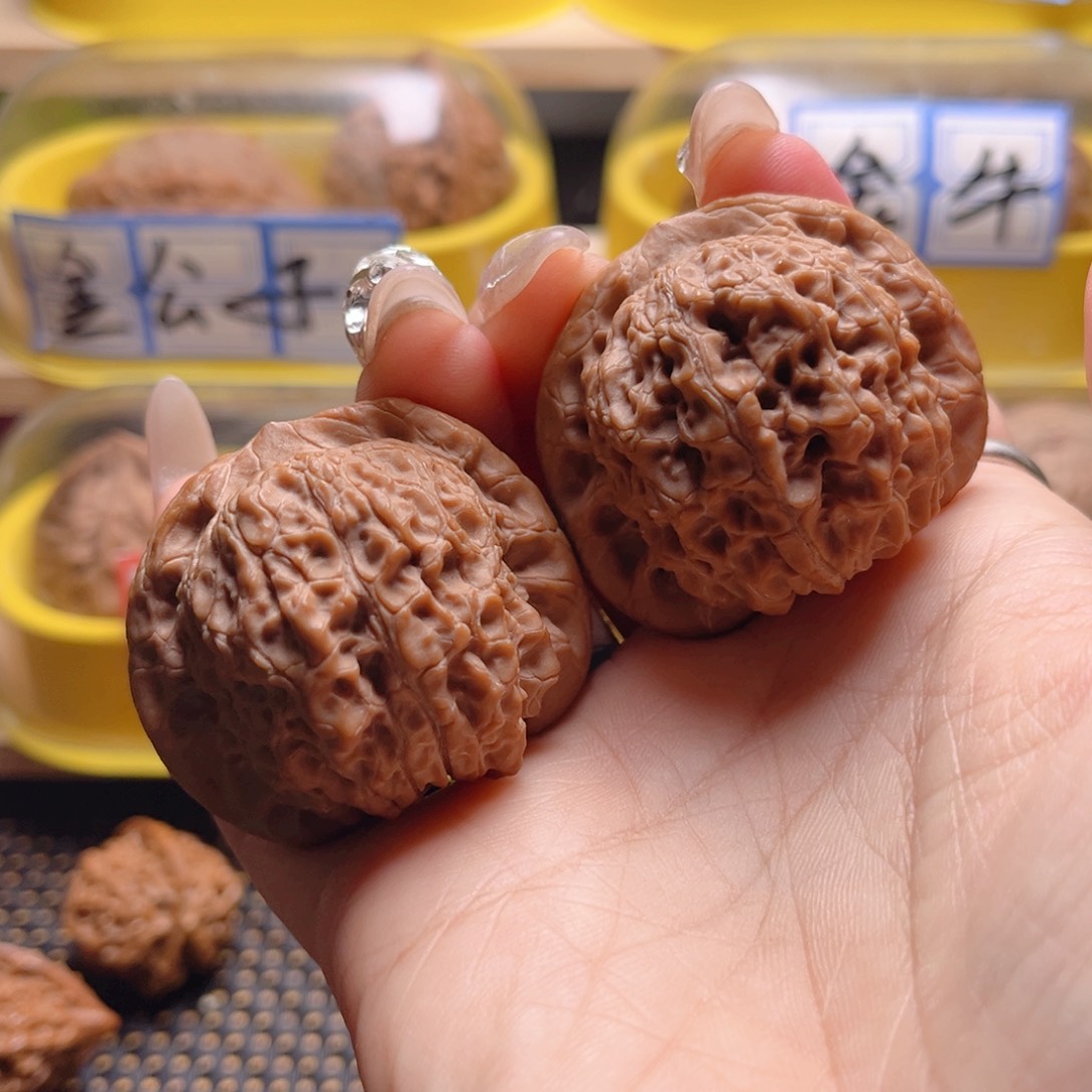 文玩核桃把件血麒麟