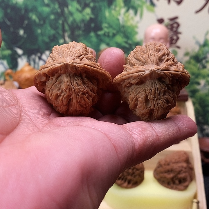 奔***牛吊坠文玩核桃三角南疆石