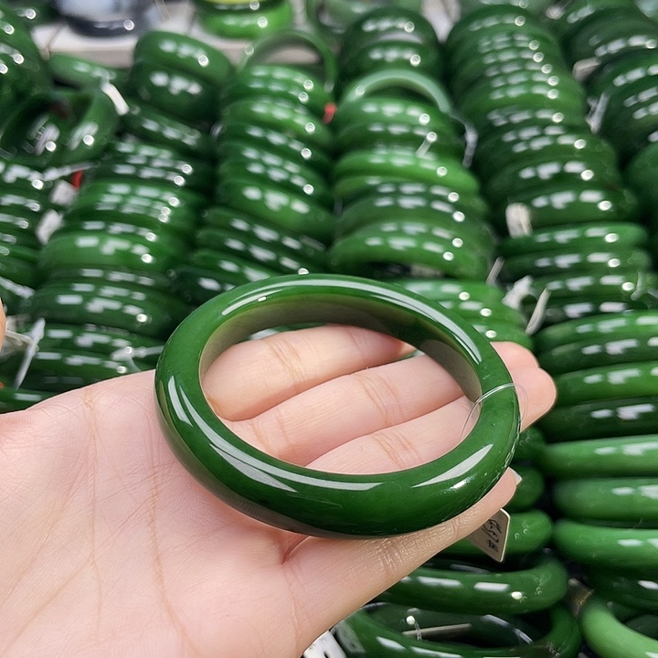 未镶嵌手镯和田玉（碧玉）