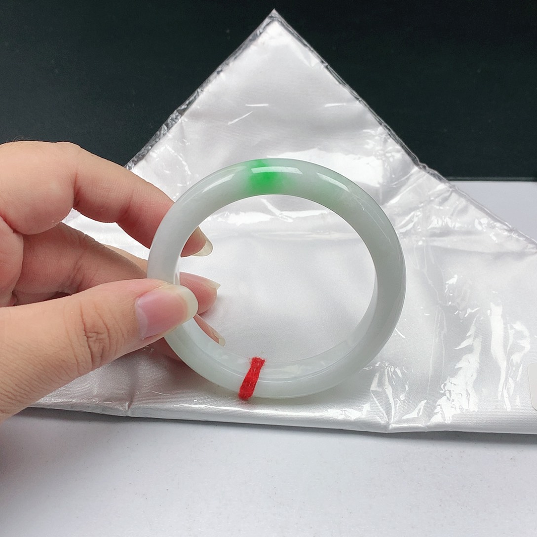 翡翠手镯未镶嵌翡翠025