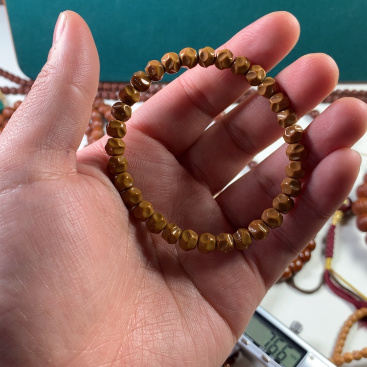 【闪购商品】橄榄核吊坠248575858999999