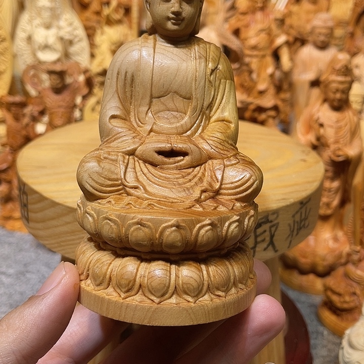 崖柏微瑕坐如来高12