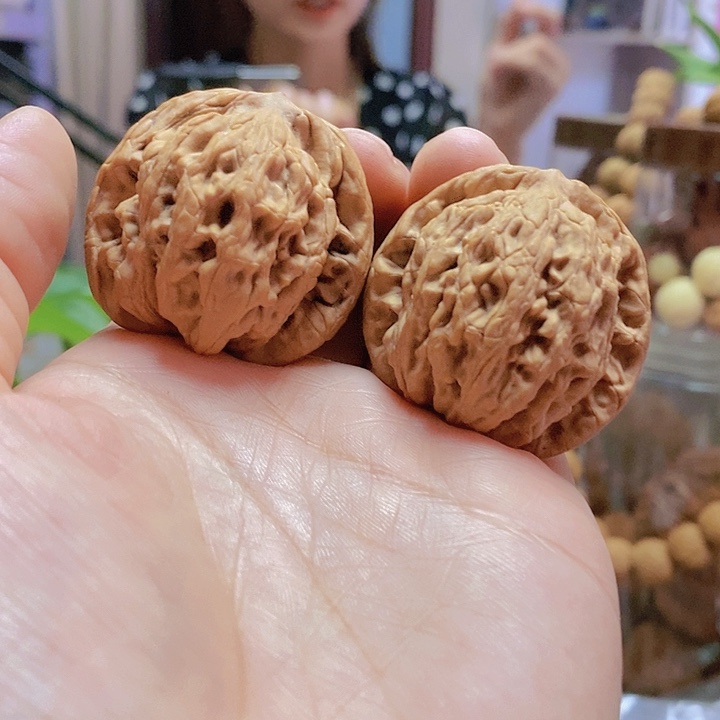 【闪购商品】文玩核桃把件39中桩虎头