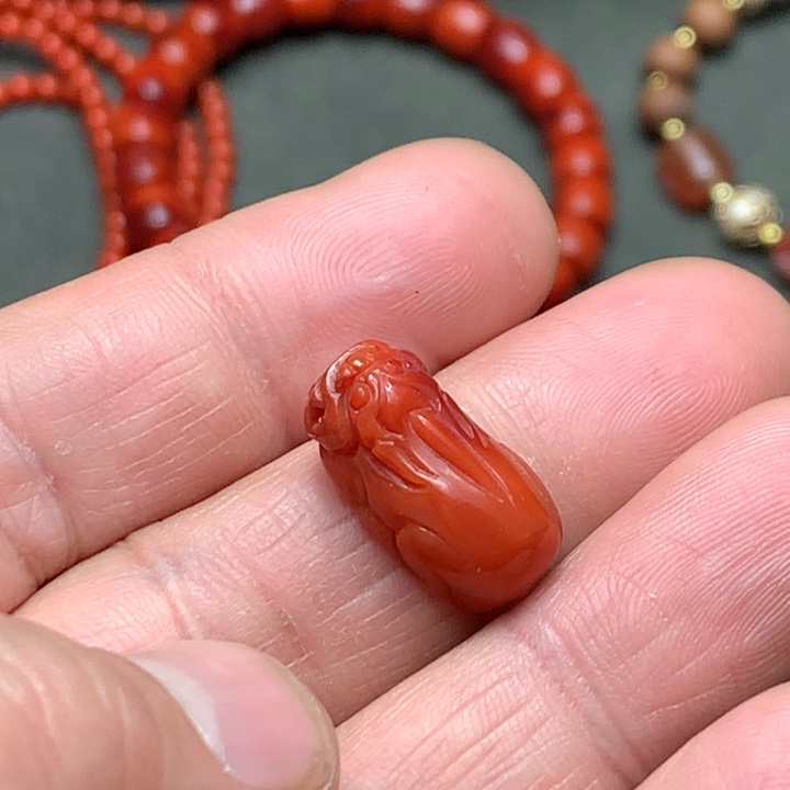 南红玛瑙未镶嵌挂件
