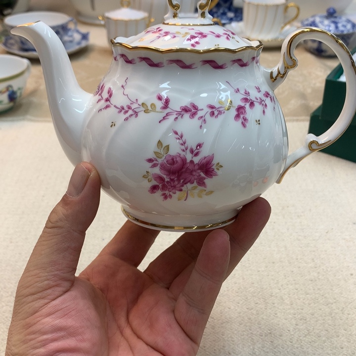 紫砂金瓷阁精品瓷器店