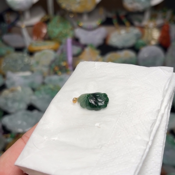 翡翠颈饰未镶嵌莓****-吊坠