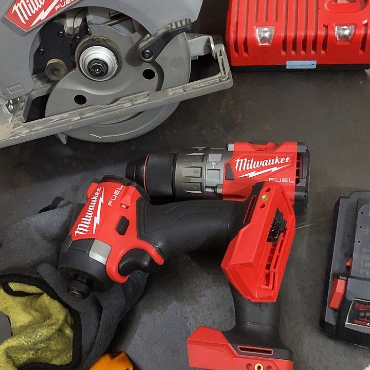 牛***牛米沃奇 18v 电动工具