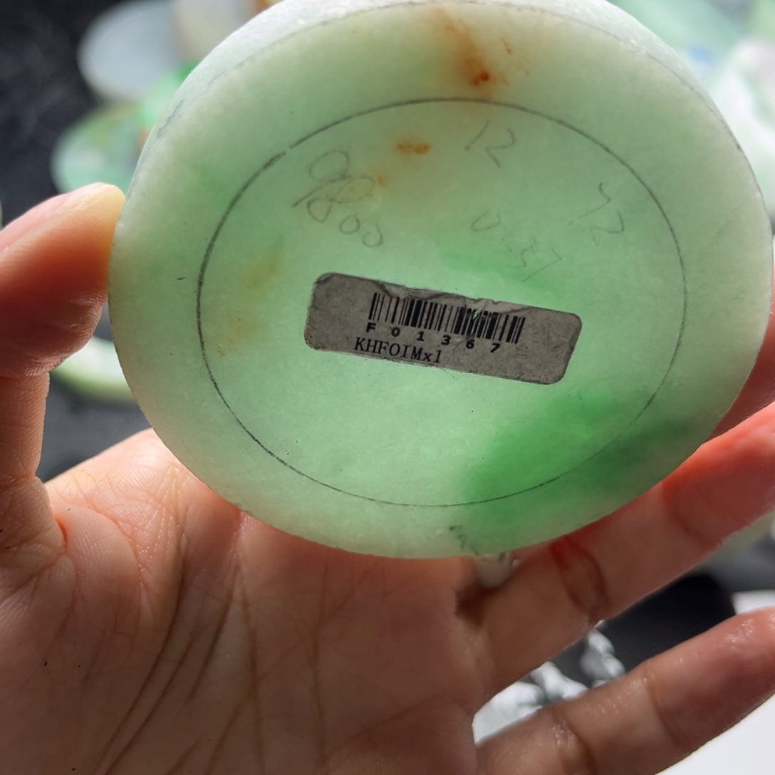 未镶嵌翡翠手镯定制翡翠
