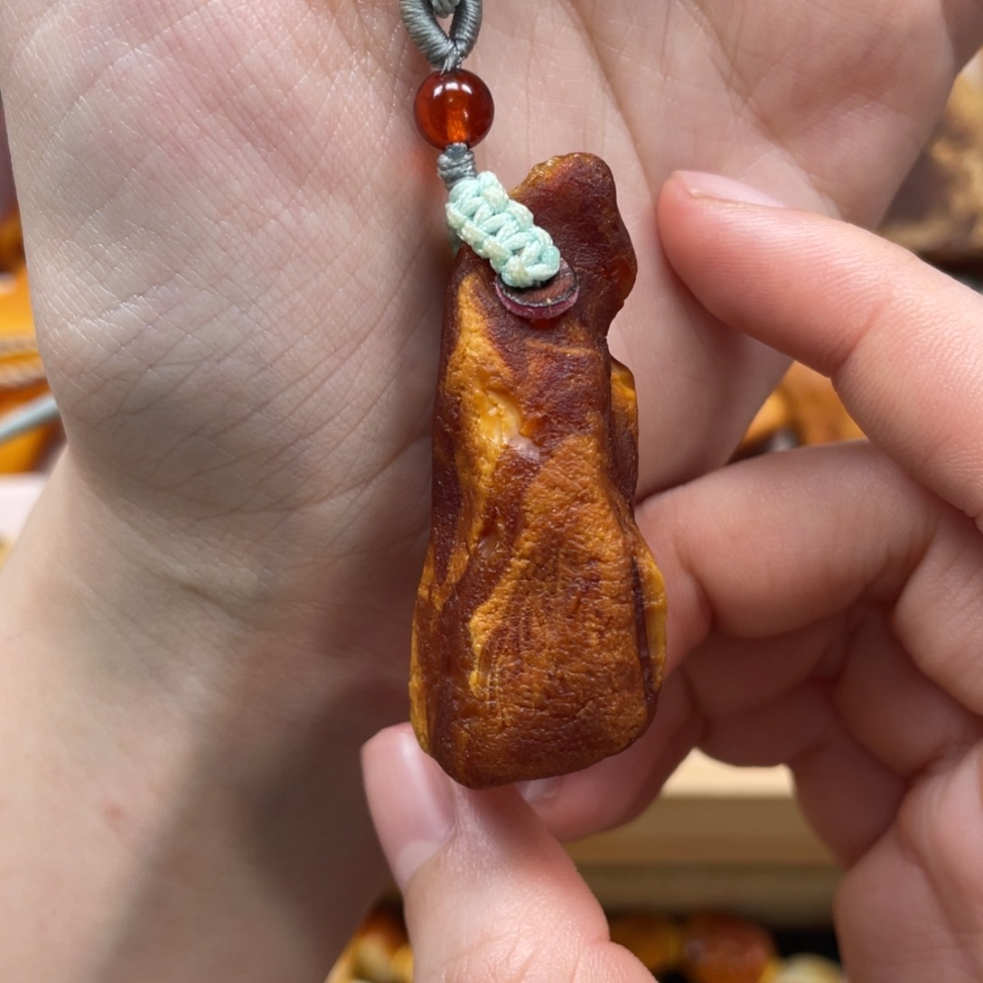 琥珀珠宝奇石未镶嵌