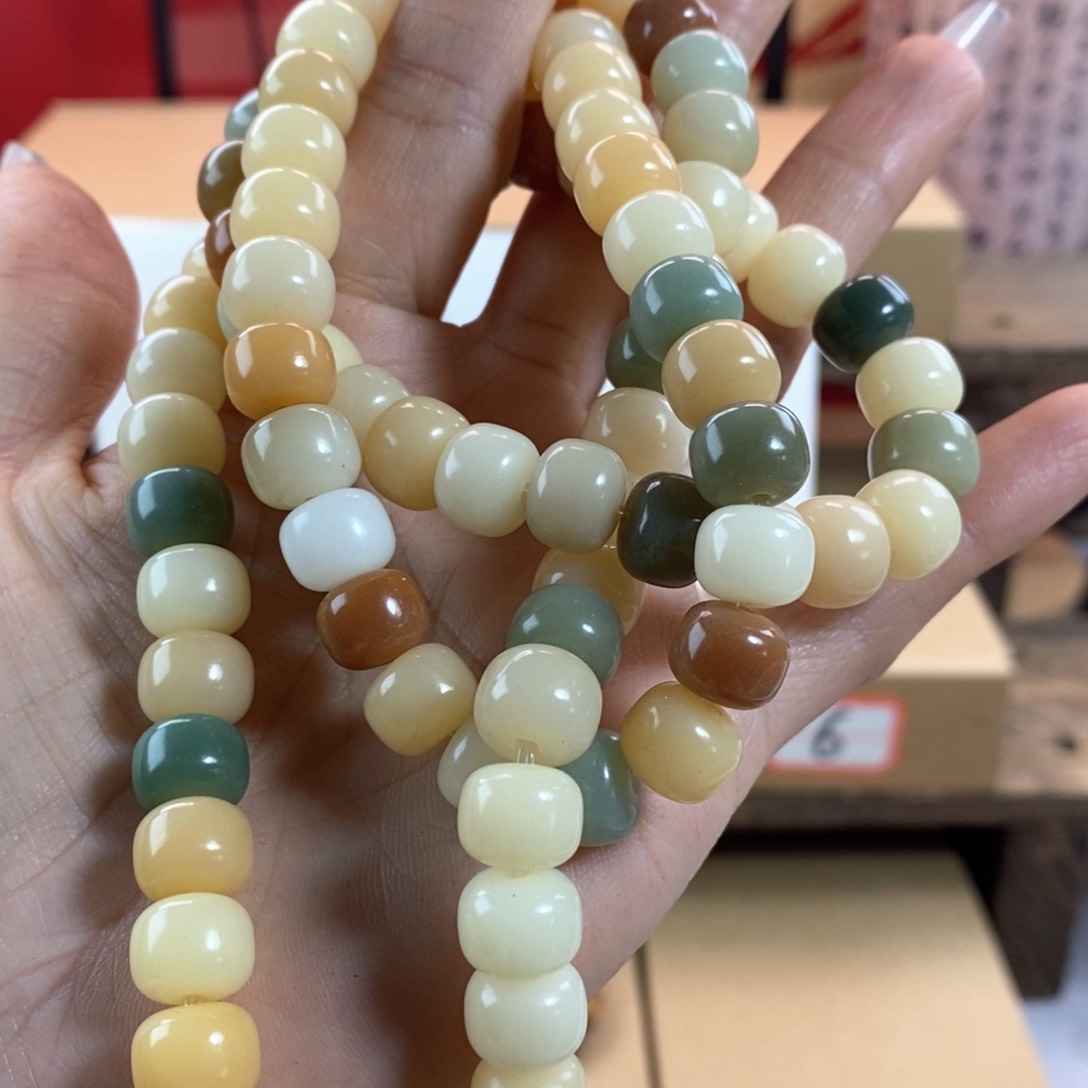 白玉菩提吊坠菩提