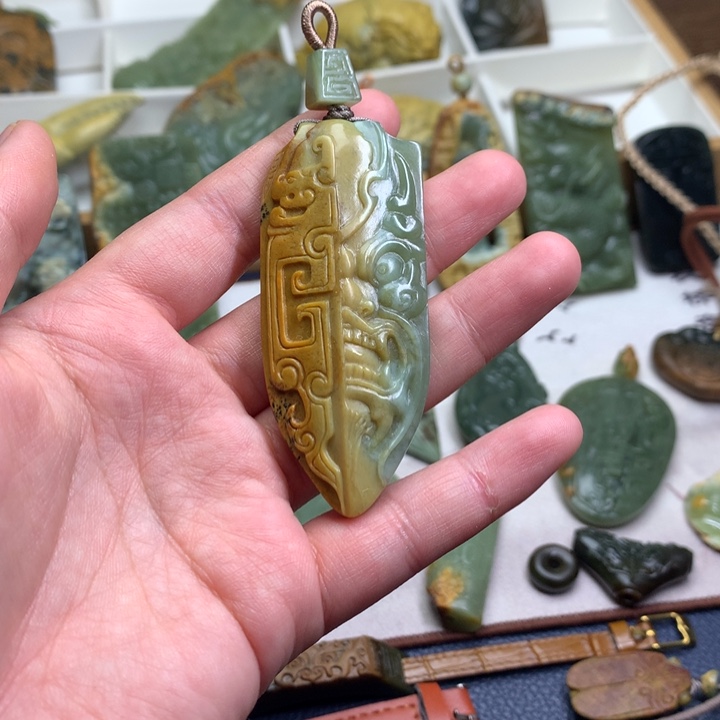 岫岩河磨玉（透闪石质玉）未镶嵌颈饰