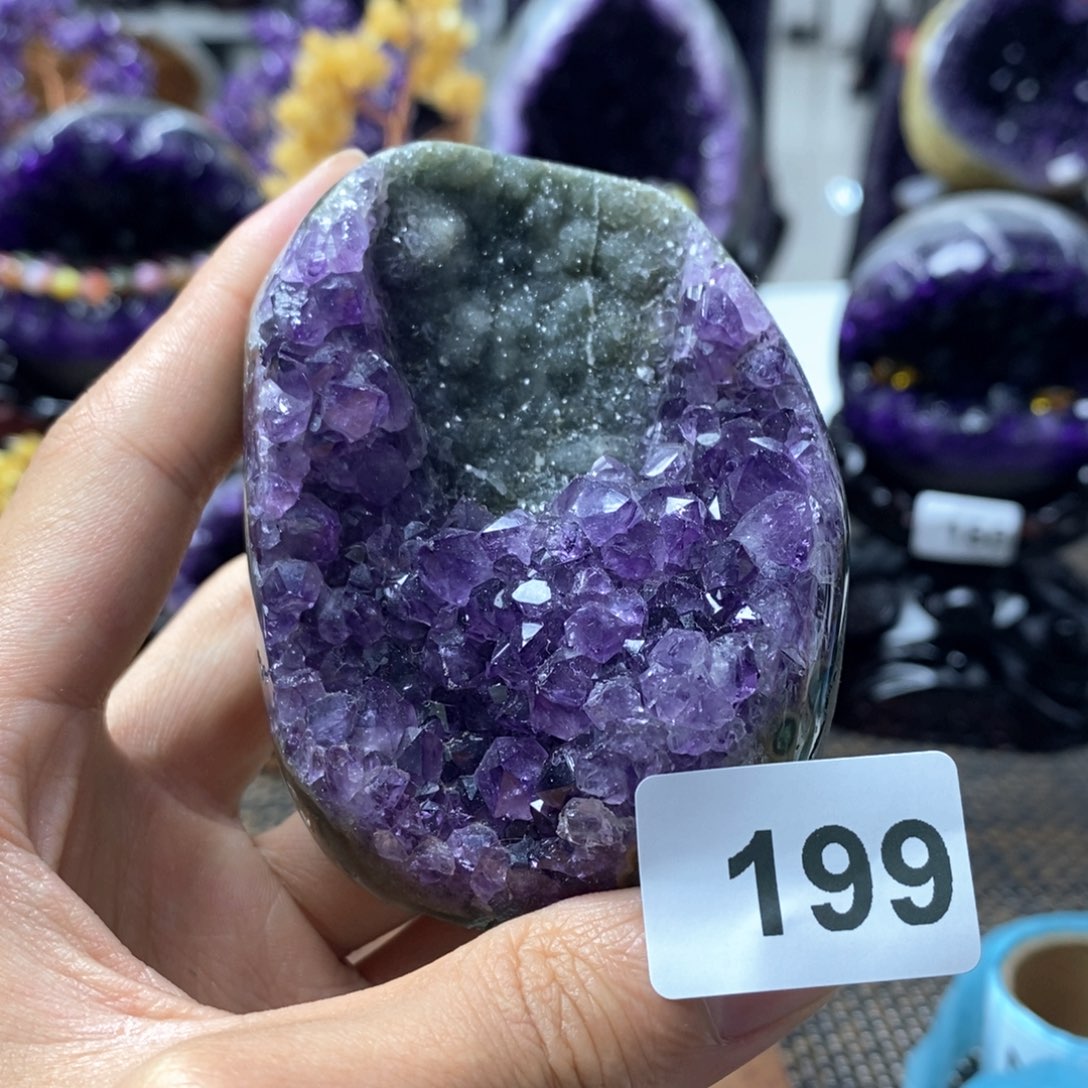紫晶大型摆件（非配饰）未镶嵌