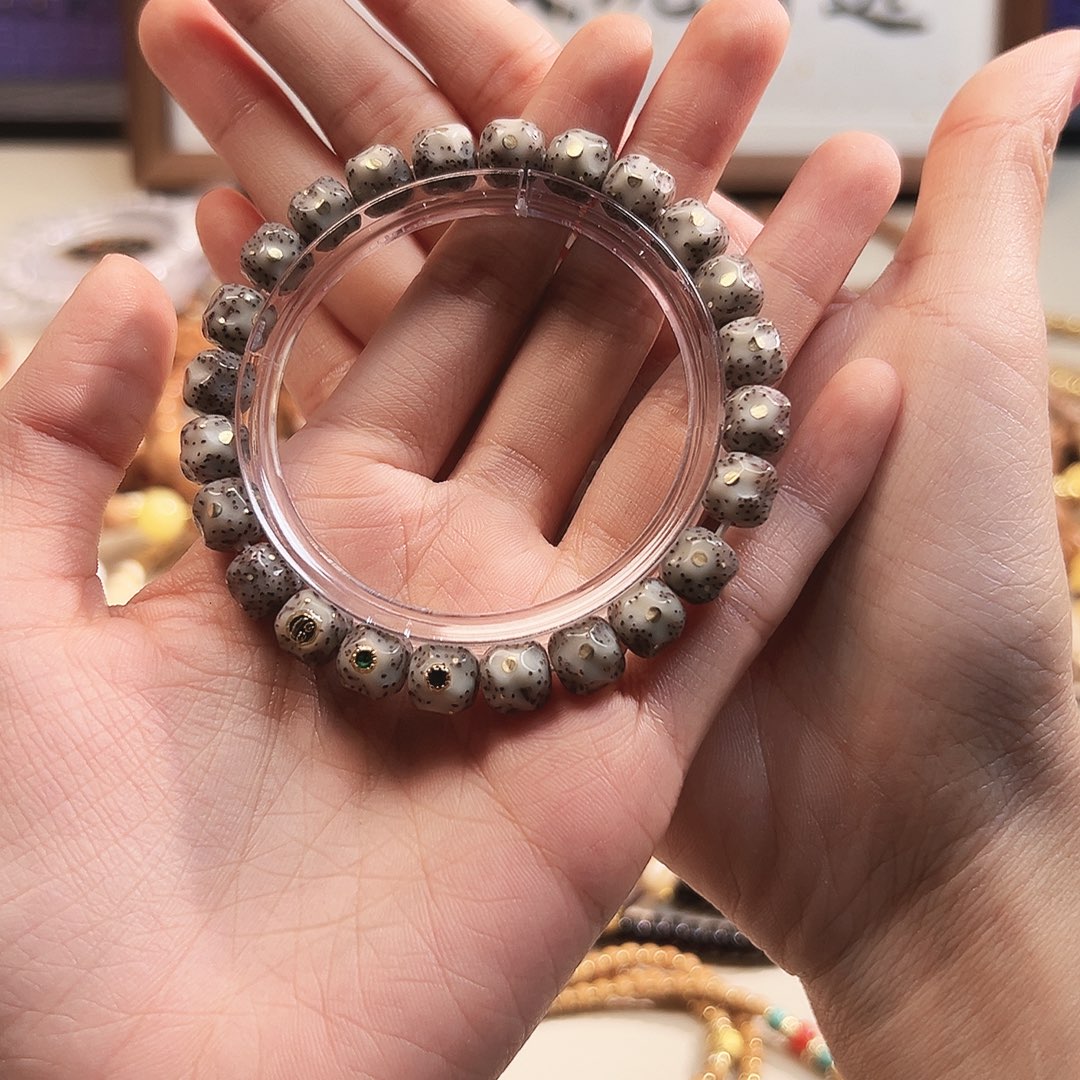 刘***.龙脊菩提吊坠手串