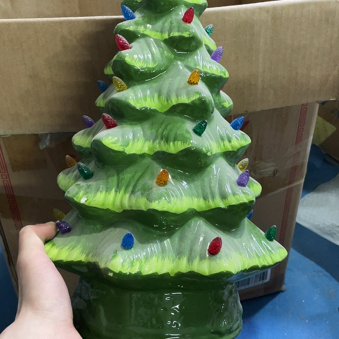 摆件   磕碰。瑕疵。    