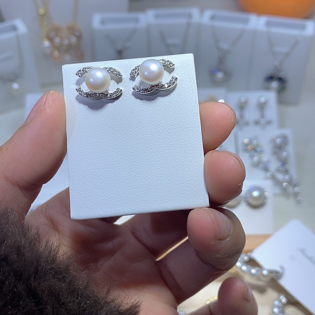 未镶嵌淡水珍珠耳饰