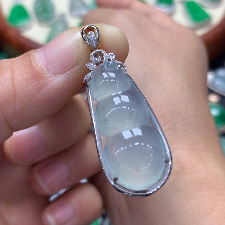 翡翠吊坠(不含链)18K金镶嵌