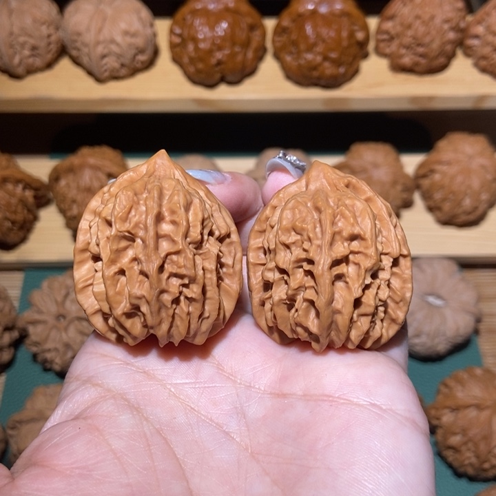 文玩核桃吊坠曹大龙