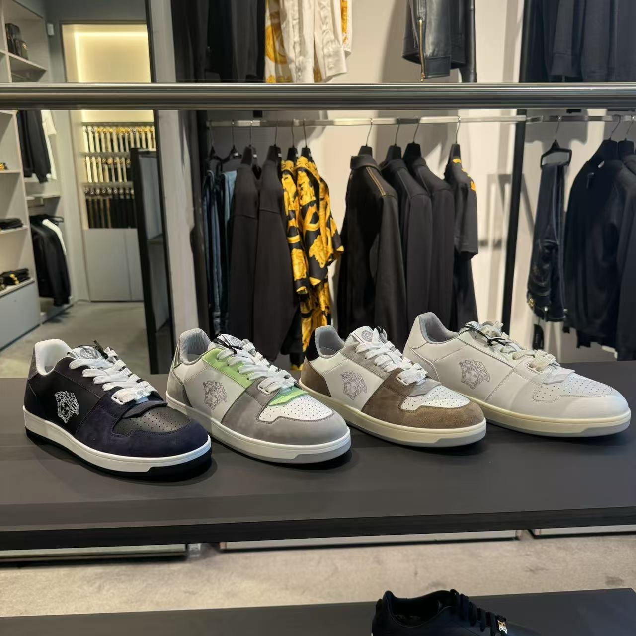 未使用 VERSACE/范思哲 男士新款春夏透气饼干鞋板鞋小白鞋