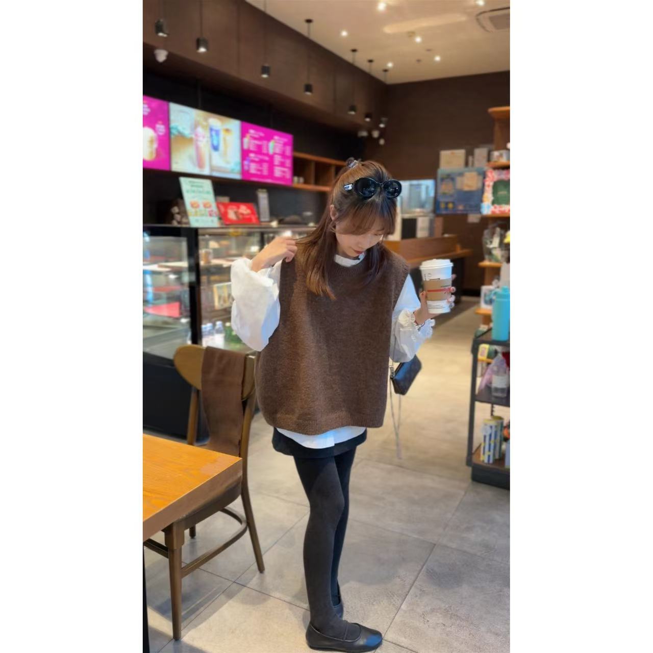 QiongQiong人手款！设计感花边灯笼袖衬衣+针织背心两件套