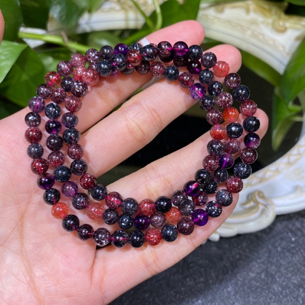 高品质彩超黑加仑多圈5mm左右水晶手串