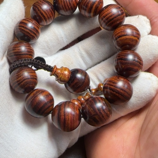 黄花梨/降香黄檀%****%全陈化老料把件串1.8串