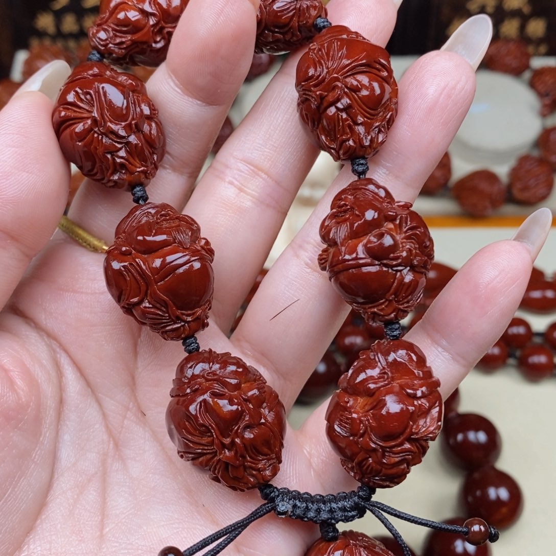 橄榄核吊坠图****兔财神八宝