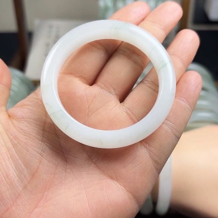 石英质玉（天山翠）未镶嵌手镯