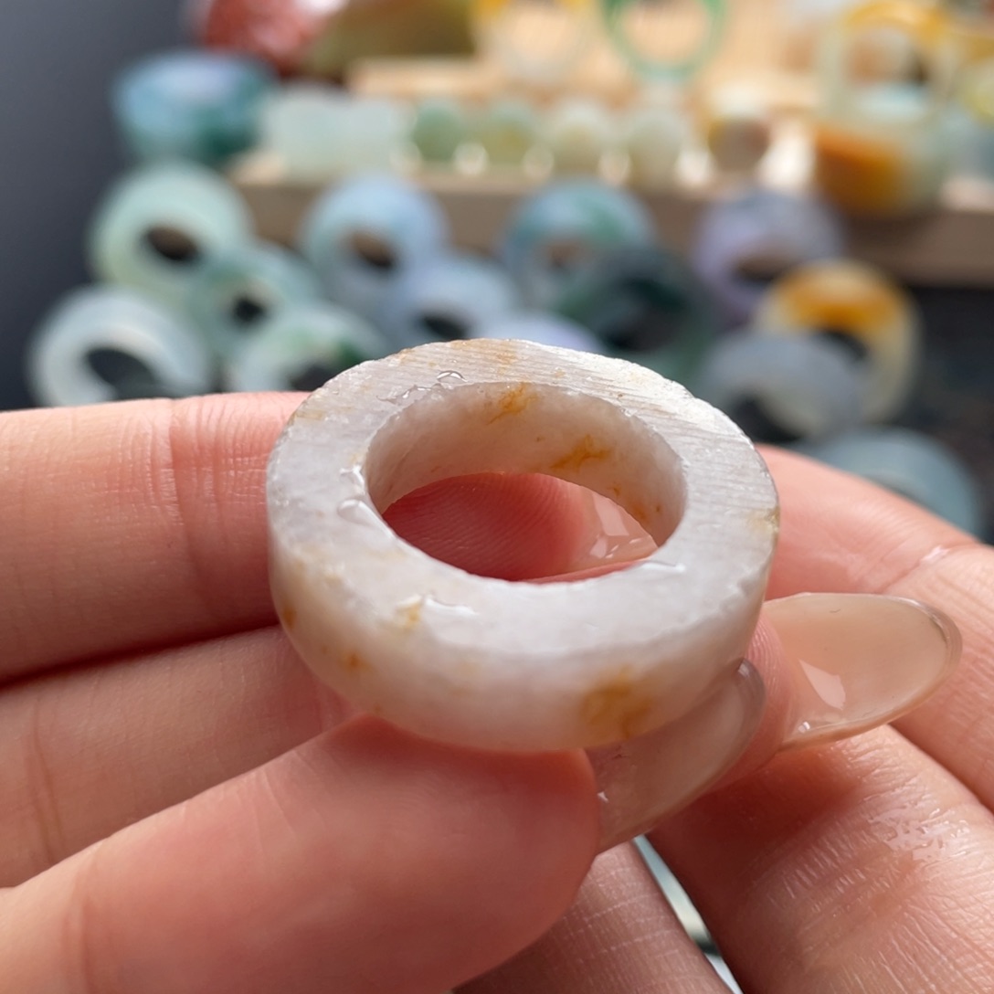 定制翡翠未镶嵌戒指