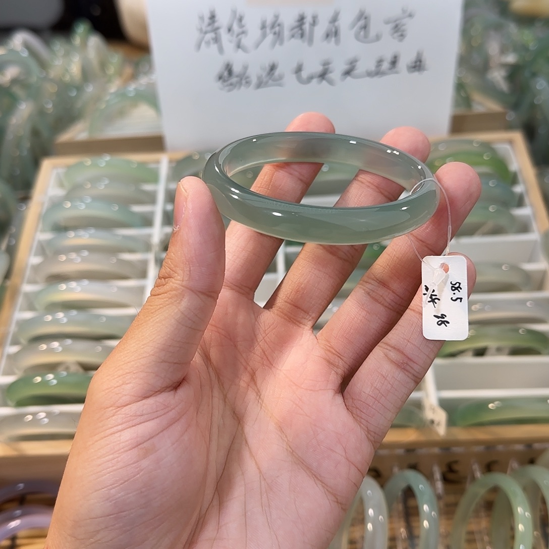 玛瑙/玉髓未镶嵌手镯圈口58.5