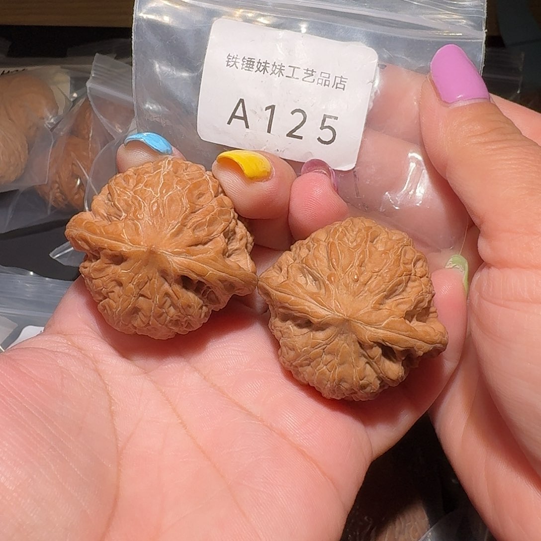 王***峰把件文玩核桃铁锤42有色差