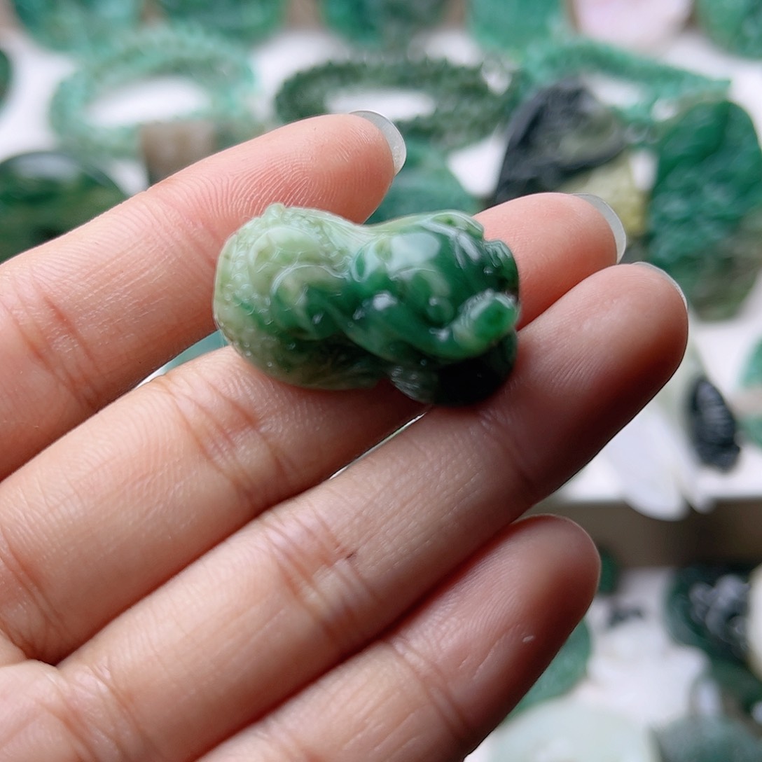 独山玉挂件未镶嵌