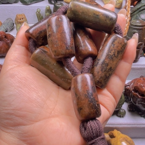 岫岩河磨玉（透闪石质玉）手串未镶嵌葫*娃