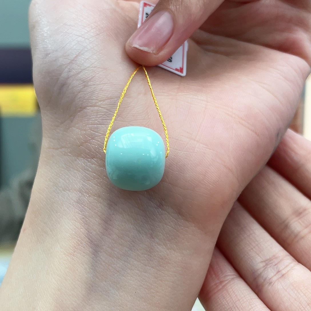 绿松石颈饰未镶嵌