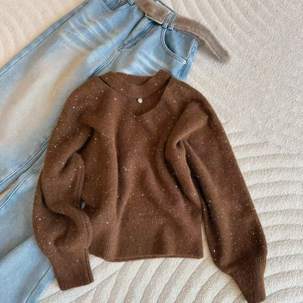 【豆子推荐】6632 冬季设计感V领挂脖细闪毛衣时尚氛围感上衣纯色