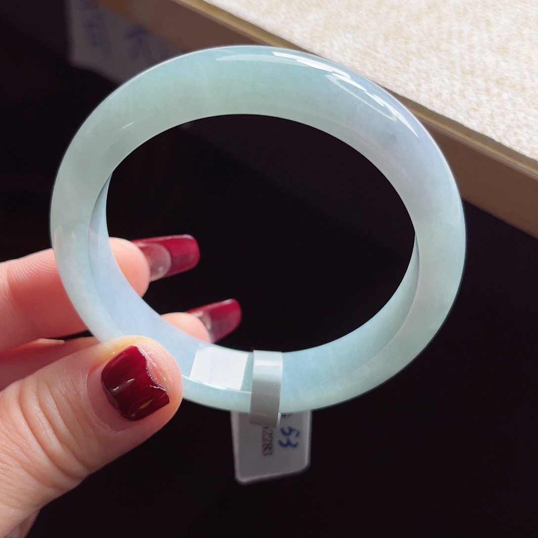 翡翠手镯未镶嵌手镯