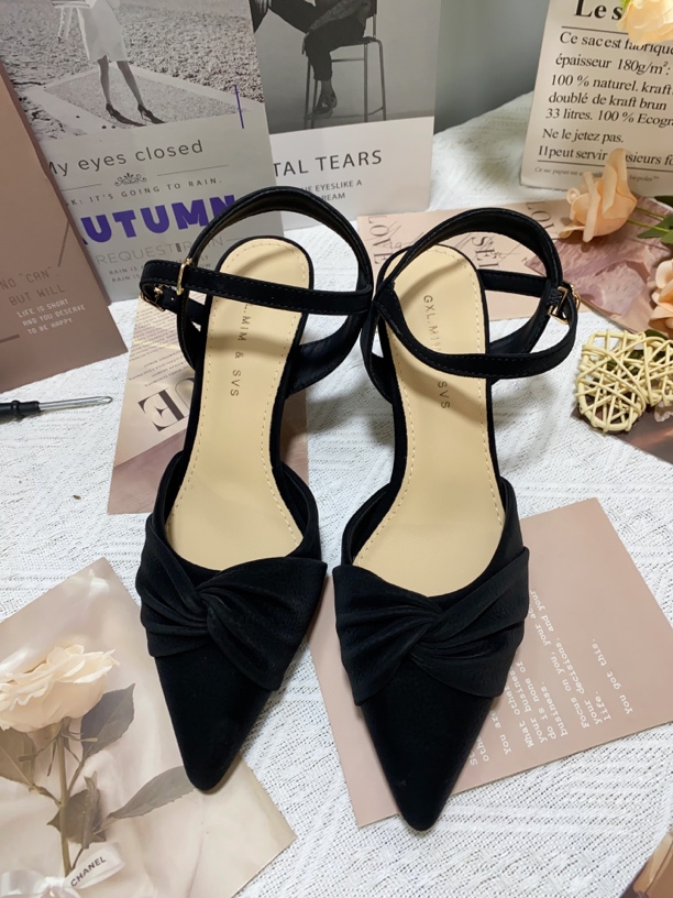 春季荔枝纹软皮一字带凉鞋9616-18