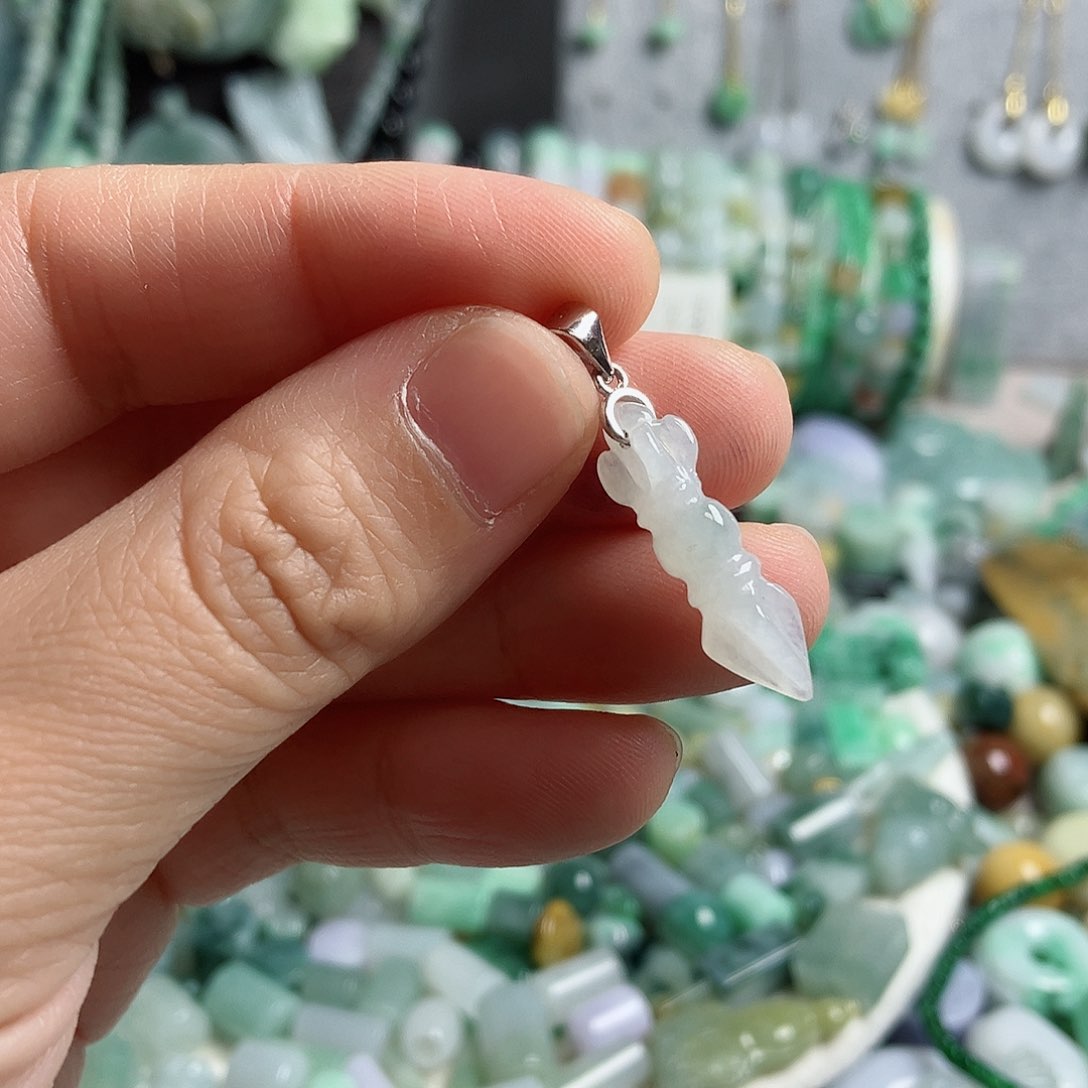 翡翠颈饰银S925镶嵌降魔杵