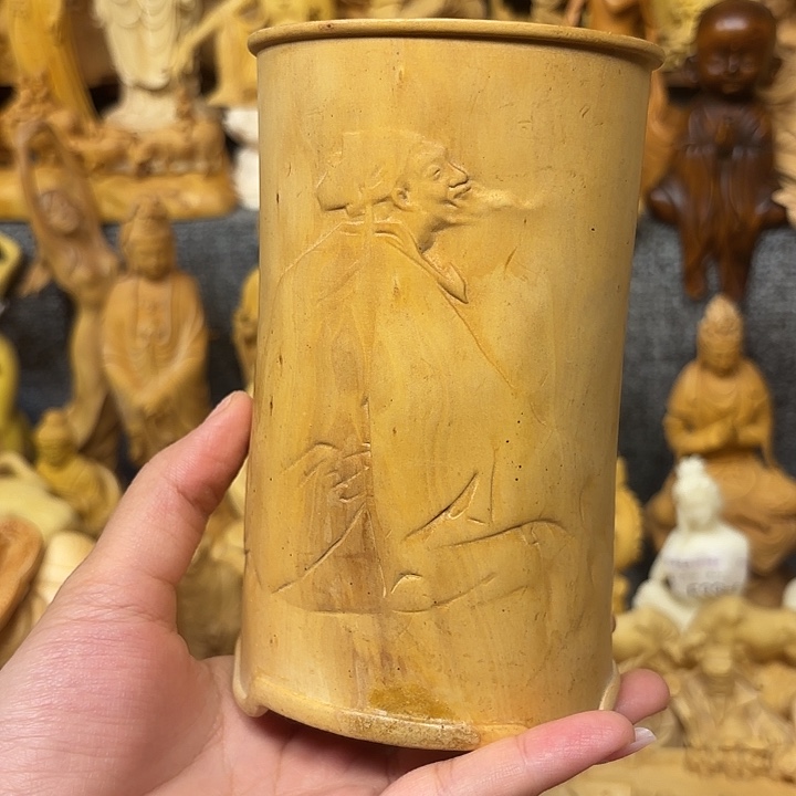 黄杨木黄杨木瑕疵伯乐笔筒