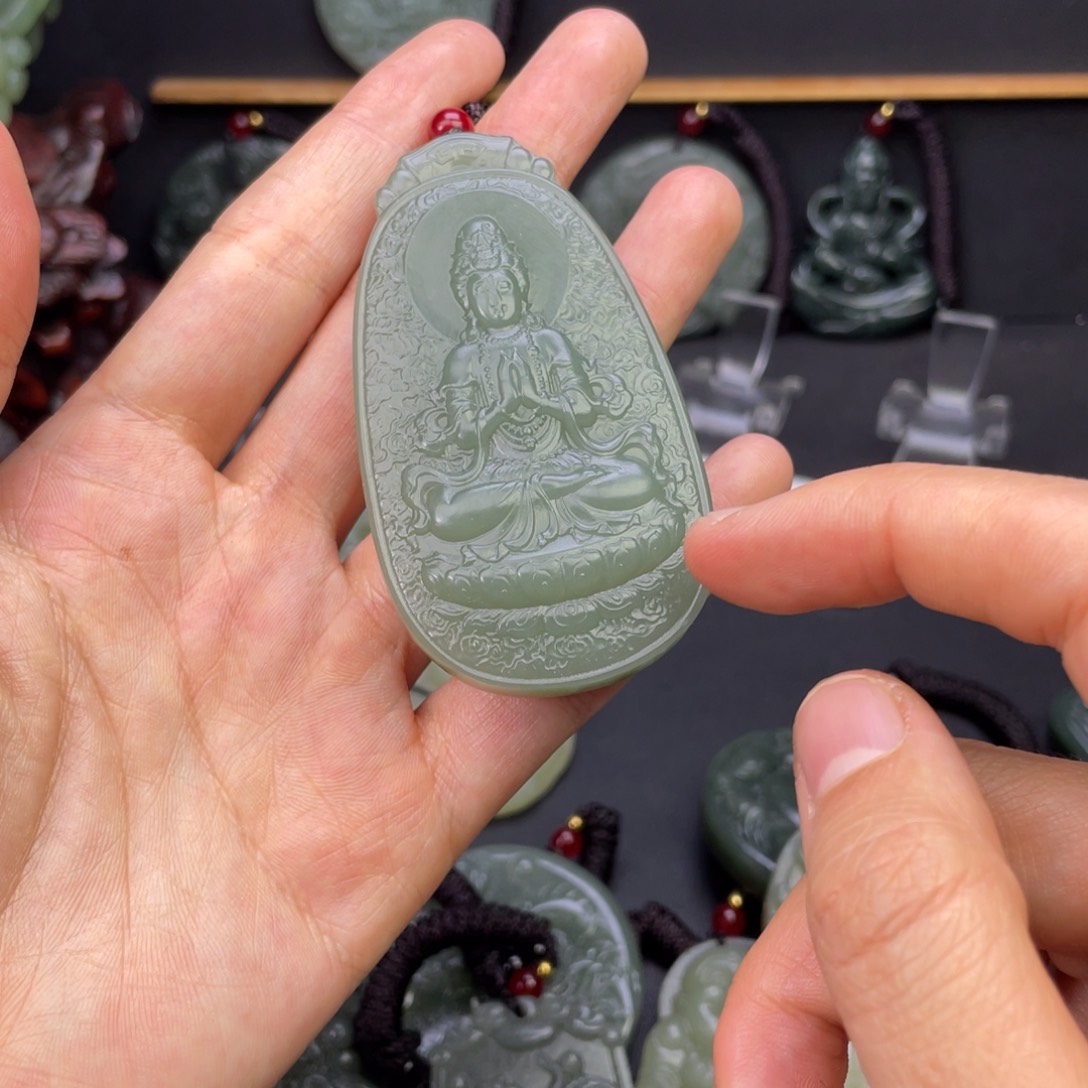 和田玉颈饰未镶嵌