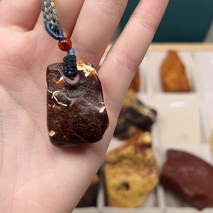 琥珀珠宝奇石未镶嵌