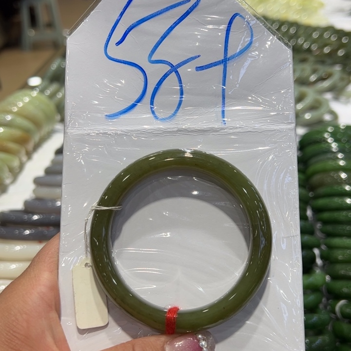 和田玉手镯未镶嵌六****王