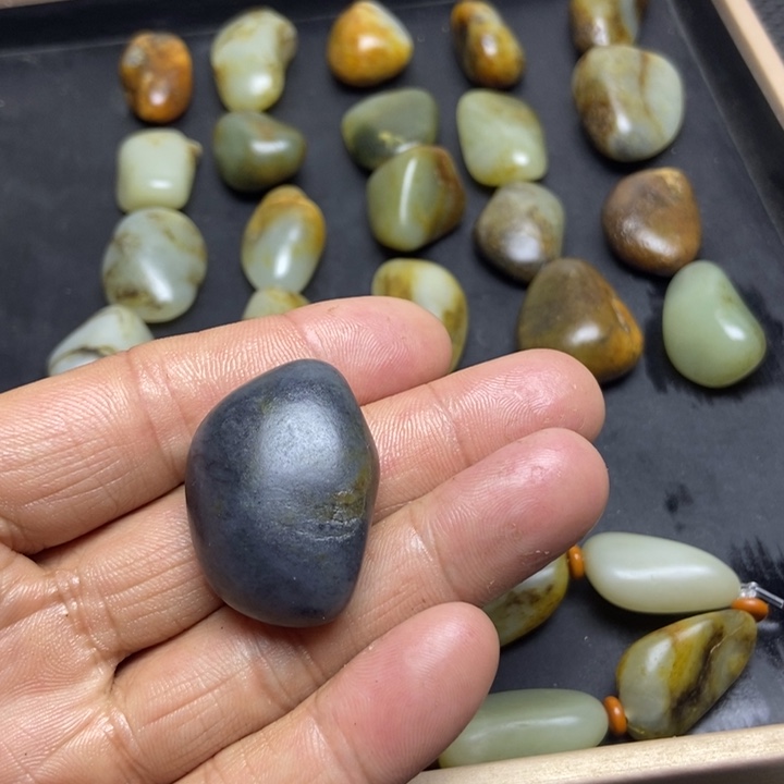 名***剑和田玉（糖玉）未镶嵌珠宝奇石