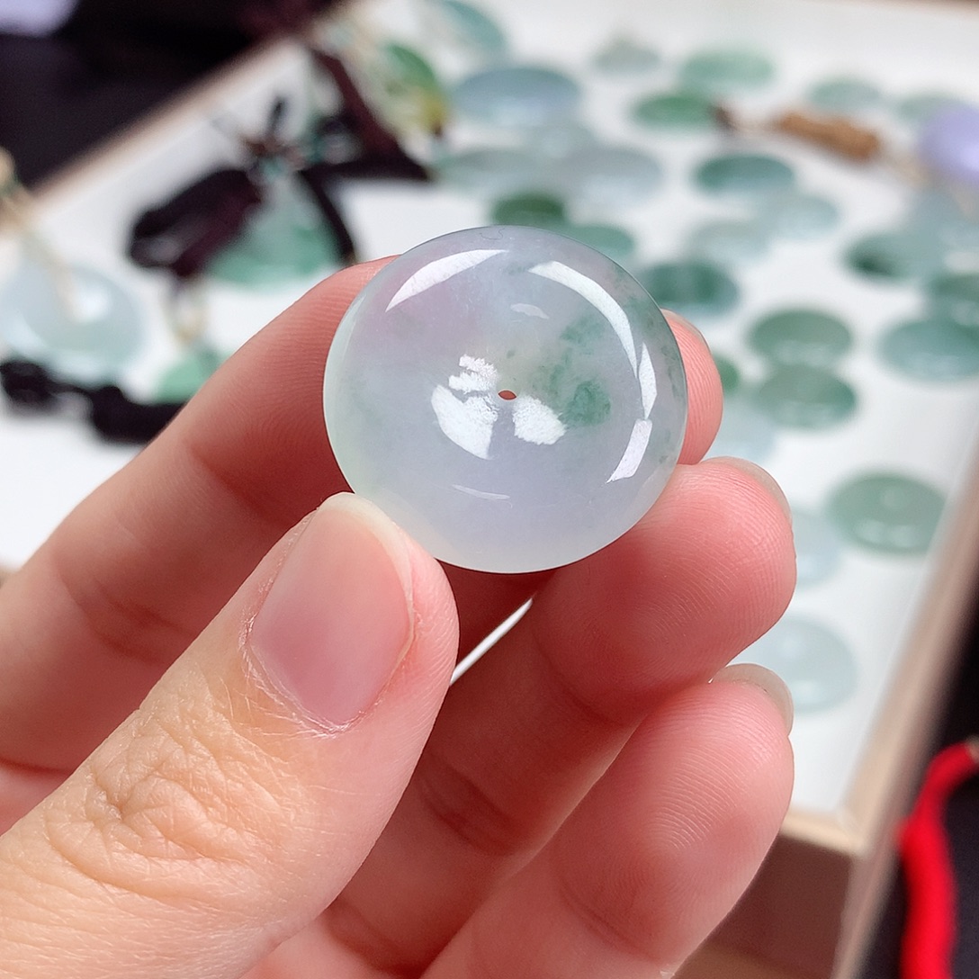 翡翠未镶嵌颈饰23.9×6.1