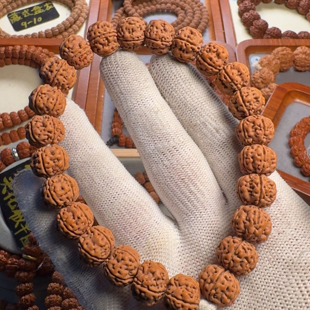 吊坠金刚菩提王*生13闷墩