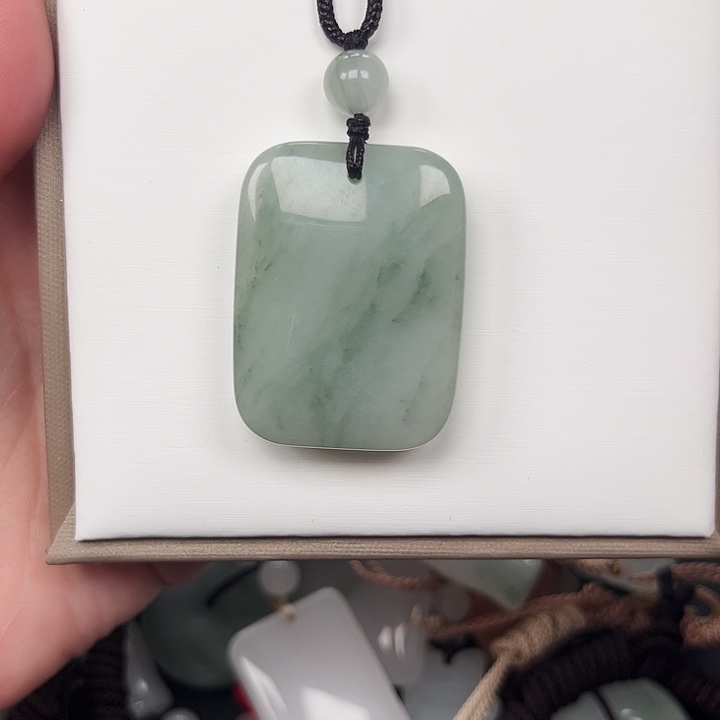 石英质玉未镶嵌颈饰